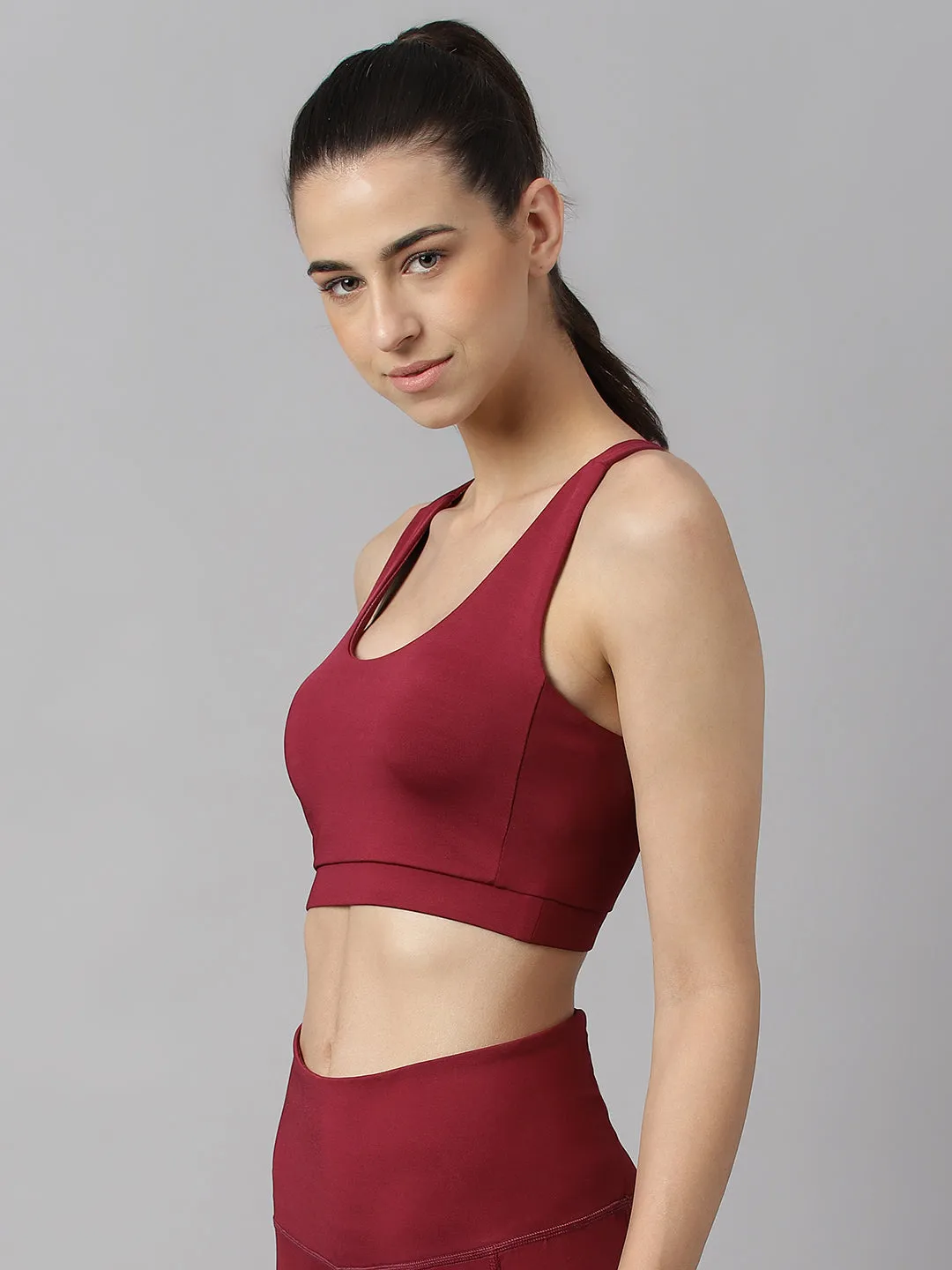 Alcis Women Red Plum Anti-Static Slim-Fit Low-Impact Sports Bra