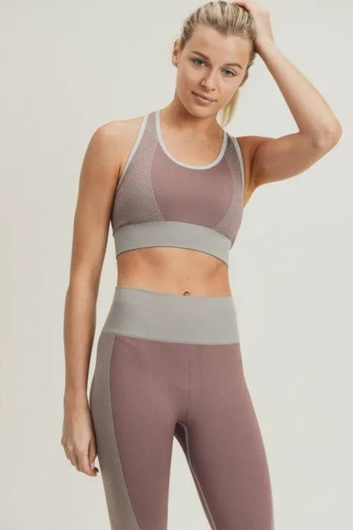 Chevron Track Seamless Hybrid Racerback Sports Bra