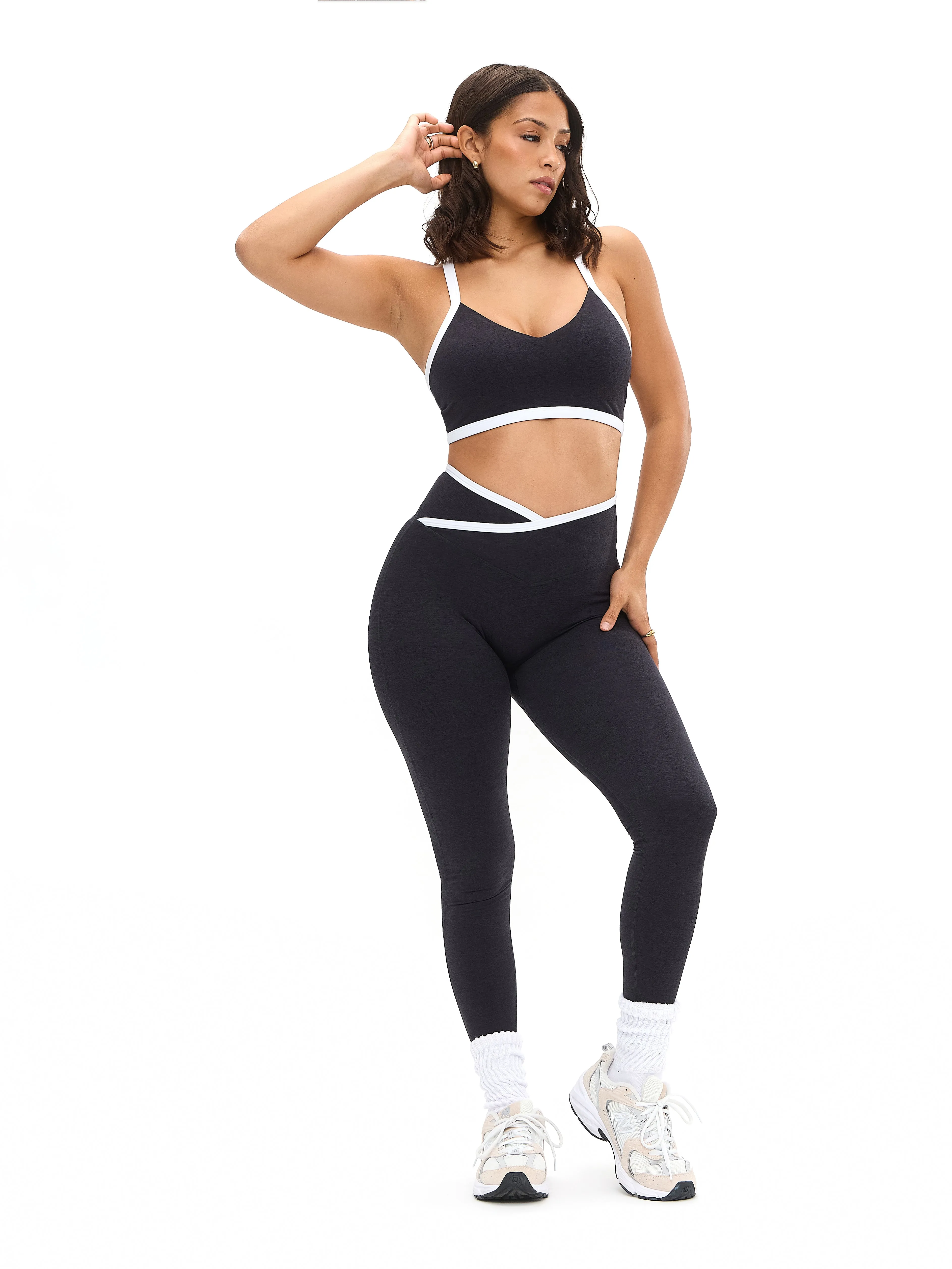 Dream Heather Contrast Sports Bra - Onyx Black and White