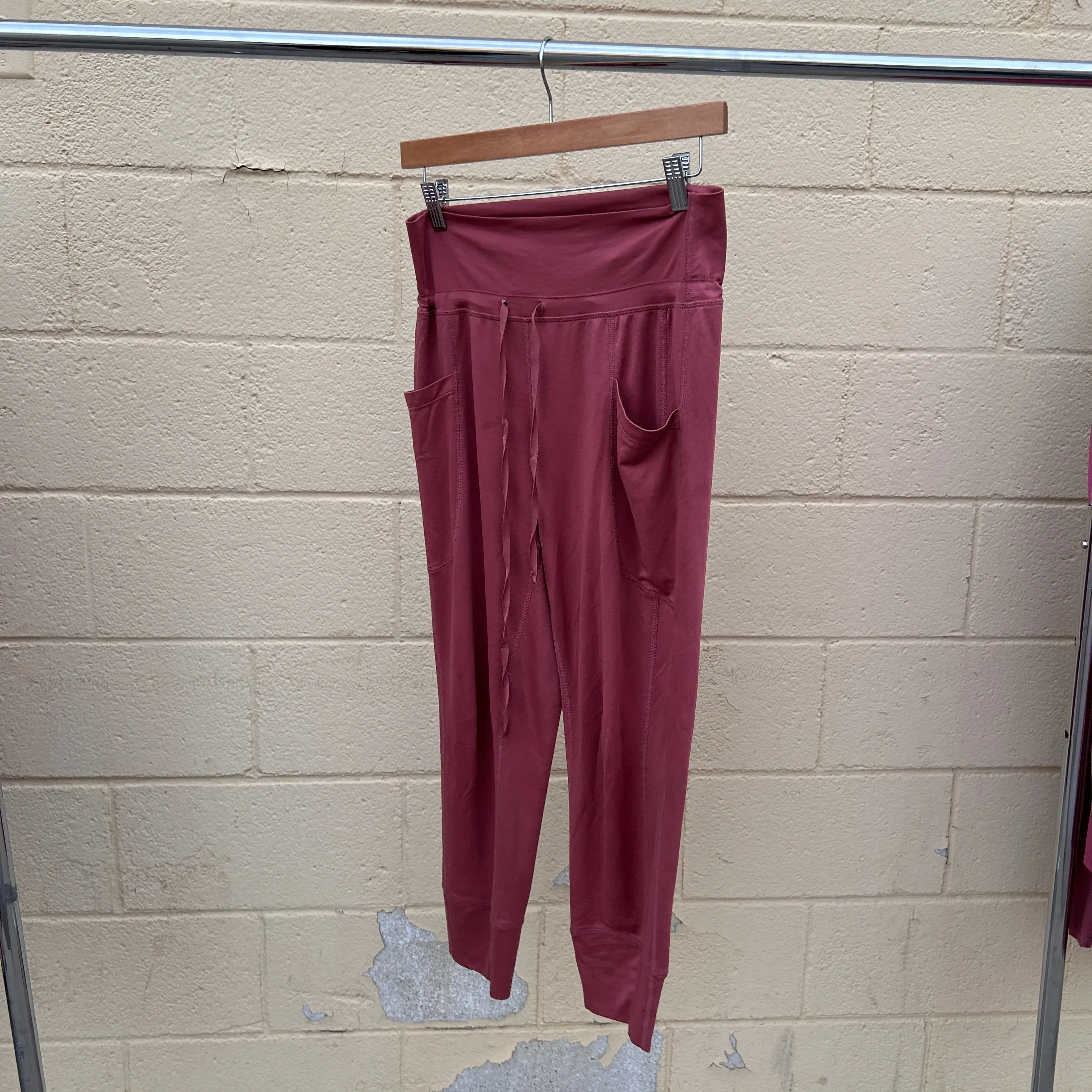 Fabletics Athletic Pants Size Extra Small