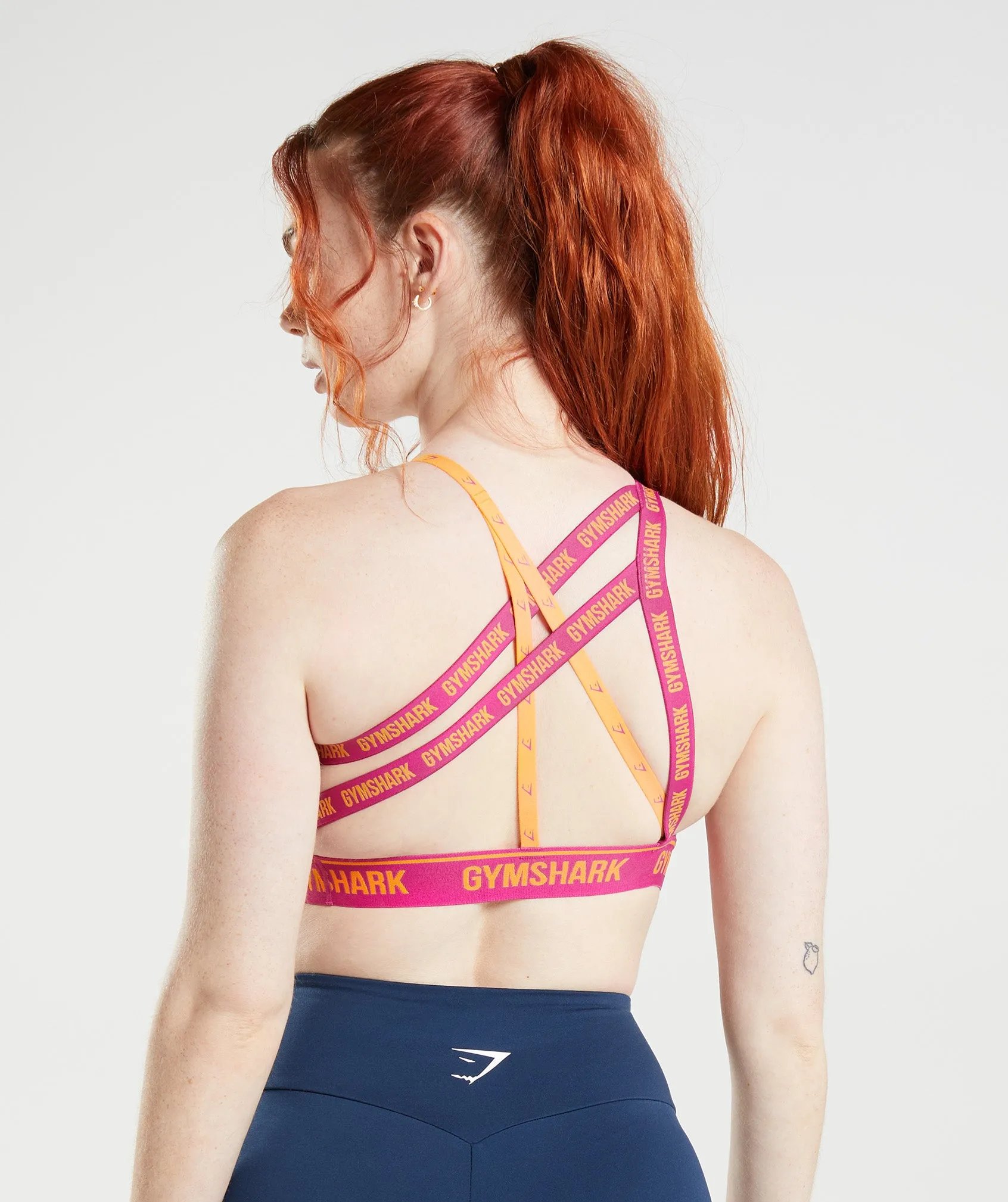 Gymshark Strike Sports Bra - Dragon Pink/Horizon Orange