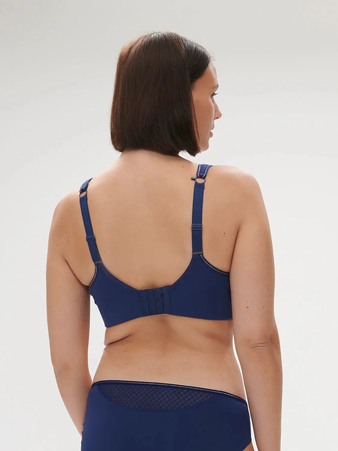 Harmony Underwire Sport Bra In Midnight - Simone Perele